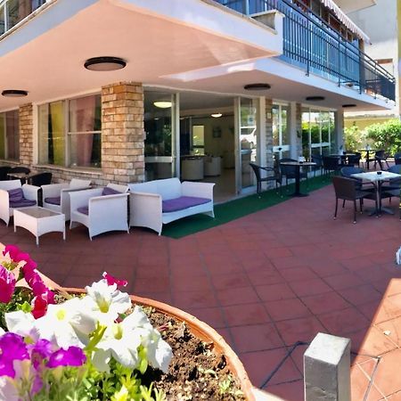 Hotel Naica Rimini Exterior foto