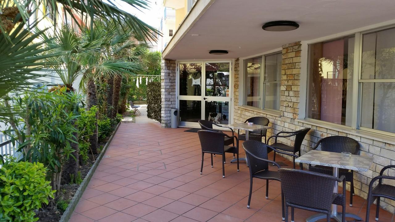 Hotel Naica Rimini Exterior foto