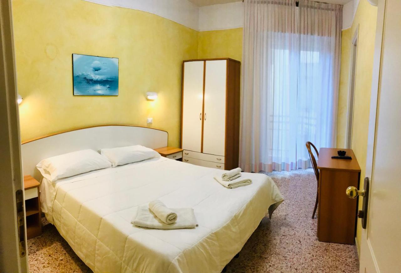 Hotel Naica Rimini Exterior foto